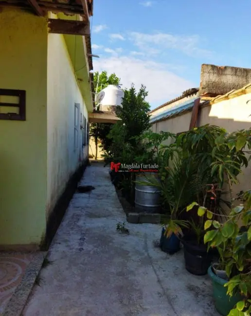 Foto 3 de Casa com 2 quartos à venda, 420m2 em Cabo Frio - RJ