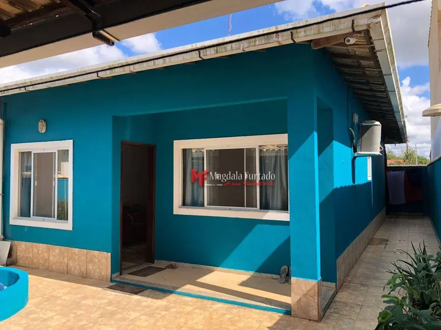 Foto 1 de Casa com 2 quartos à venda, 180m2 em Cabo Frio - RJ