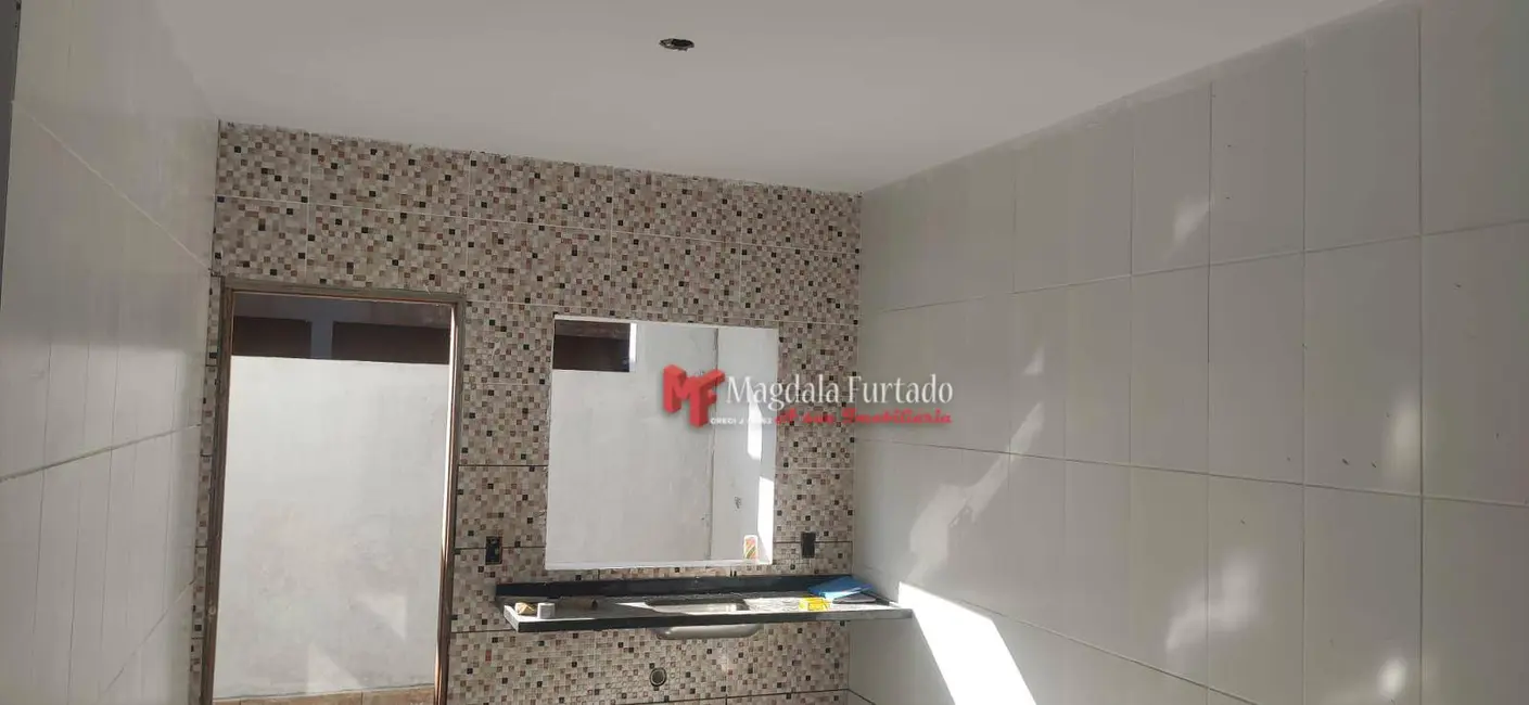 Casa com 2 quartos à venda, 60m2 em Cabo Frio - RJ - imagem 4 Foto 4 de Casa com 2 quartos à venda, 60m2 em Cabo Frio - RJ