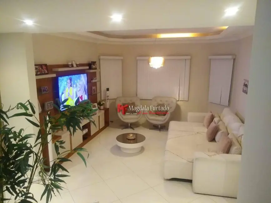 Foto 8 de Casa com 3 quartos à venda, 450m2 em Cabo Frio - RJ