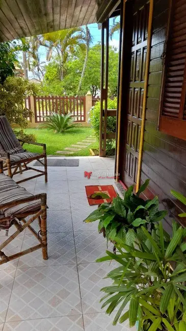Foto 9 de Casa com 3 quartos à venda, 360m2 em Cabo Frio - RJ