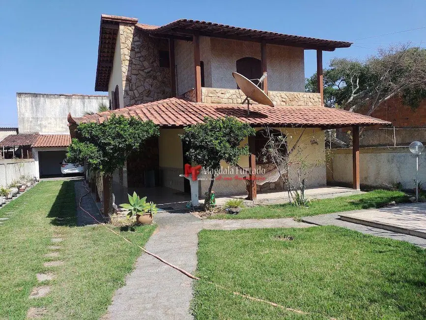 Casa com 3 quartos à venda, 360m2 em Cabo Frio - RJ - imagem 1 Foto 1 de Casa com 3 quartos à venda, 360m2 em Cabo Frio - RJ