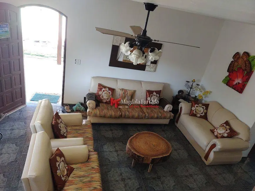 Casa com 3 quartos à venda, 360m2 em Cabo Frio - RJ - imagem 8 Foto 8 de Casa com 3 quartos à venda, 360m2 em Cabo Frio - RJ