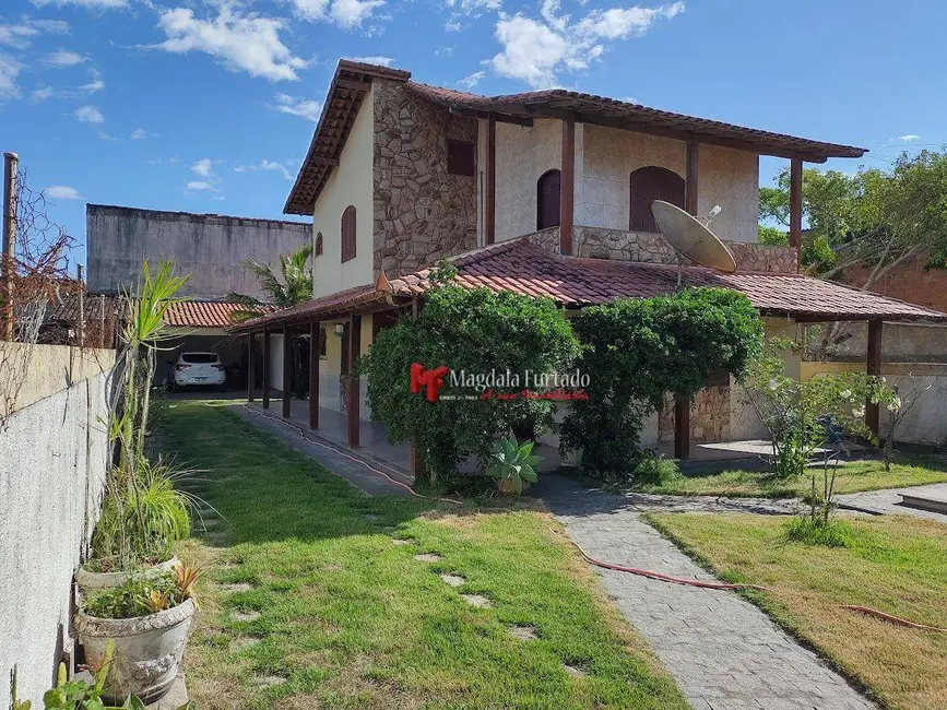 Casa com 3 quartos à venda, 360m2 em Cabo Frio - RJ - imagem 3 Foto 3 de Casa com 3 quartos à venda, 360m2 em Cabo Frio - RJ