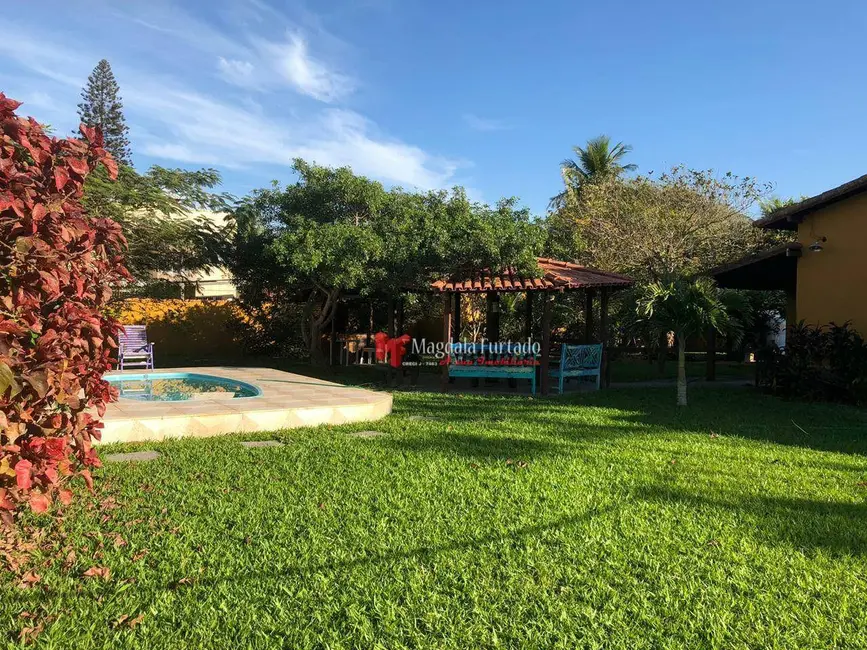 Foto 1 de Casa com 4 quartos à venda, 1200m2 em Cabo Frio - RJ