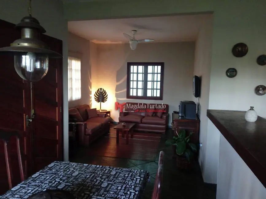 Casa com 4 quartos à venda, 600m2 em Cabo Frio - RJ - imagem 5 Foto 5 de Casa com 4 quartos à venda, 600m2 em Cabo Frio - RJ