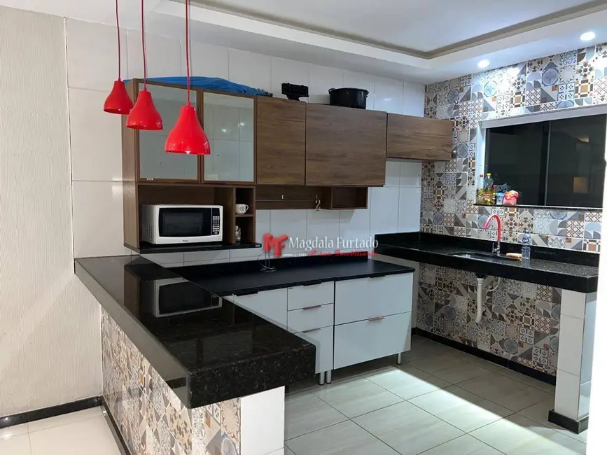 Foto 1 de Casa com 2 quartos à venda, 120m2 em Cabo Frio - RJ