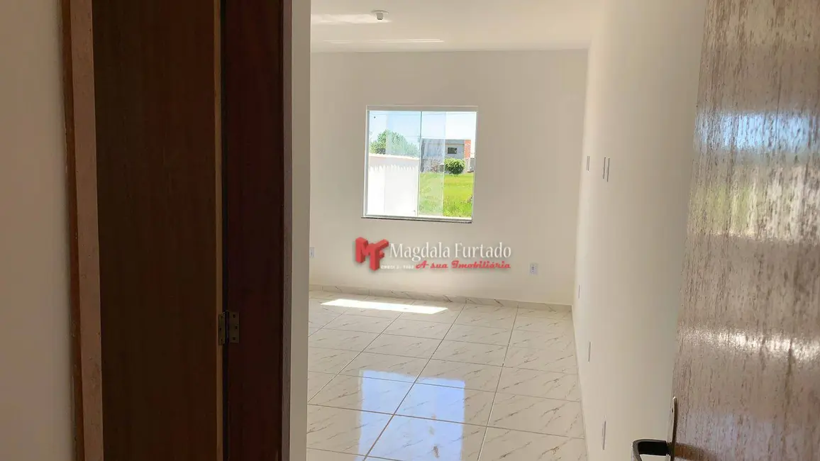 Foto 2 de Casa com 2 quartos à venda, 240m2 em Cabo Frio - RJ