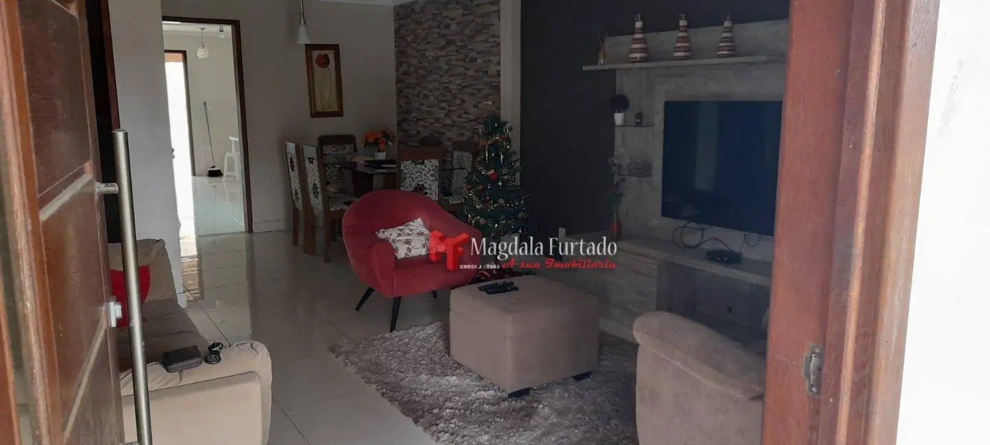 Foto 3 de Casa com 3 quartos à venda, 360m2 em Cabo Frio - RJ