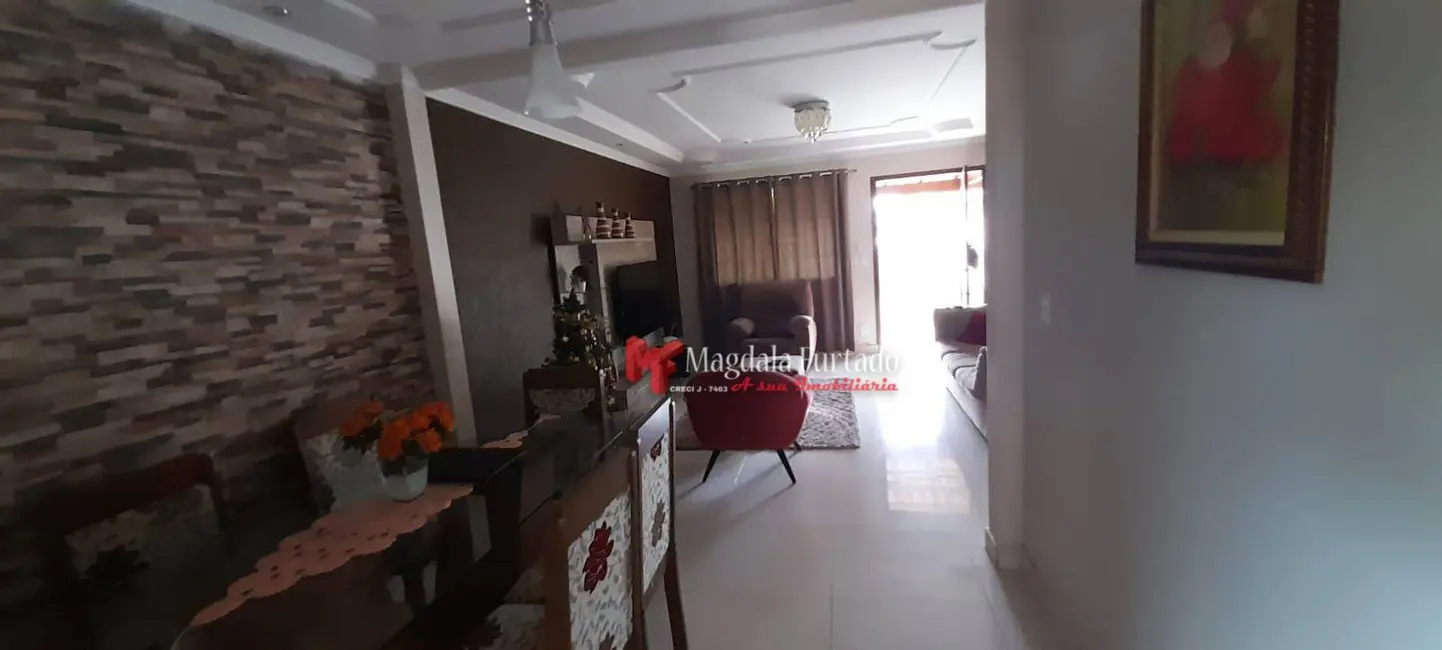 Foto 1 de Casa com 3 quartos à venda, 360m2 em Cabo Frio - RJ