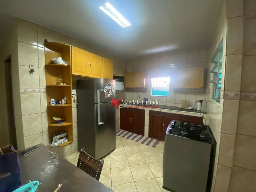 Foto 2 de Casa com 4 quartos à venda, 130m2 em Cabo Frio - RJ
