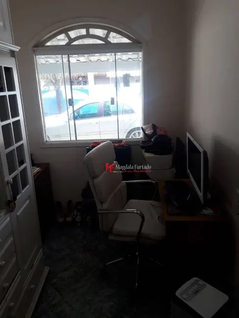 Foto 8 de Casa com 5 quartos à venda, 360m2 em Cabo Frio - RJ