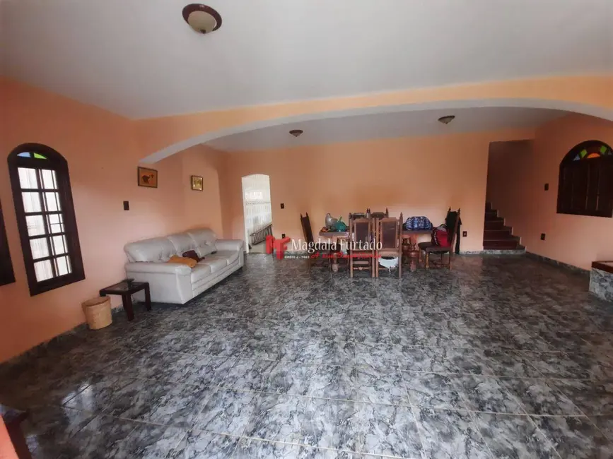 Foto 7 de Casa com 4 quartos à venda, 300m2 em Cabo Frio - RJ