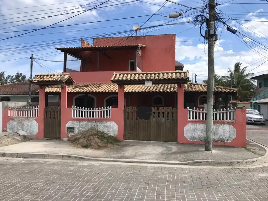 Foto 1 de Casa com 4 quartos à venda, 130m2 em Cabo Frio - RJ