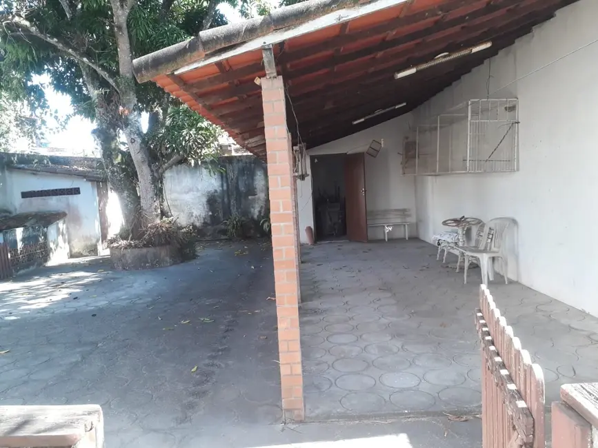 Casa com 9 quartos à venda, 401m2 em Cabo Frio - RJ - imagem 4 Foto 4 de Casa com 9 quartos à venda, 401m2 em Cabo Frio - RJ