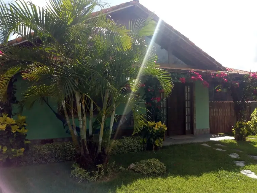 Foto 2 de Casa com 3 quartos à venda, 360m2 em Cabo Frio - RJ