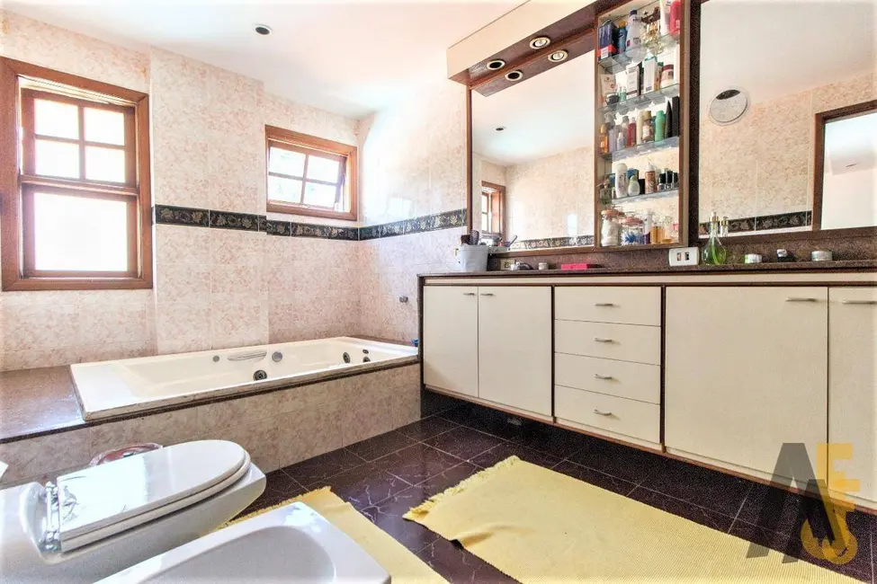 Casa de Condomínio com 5 quartos à venda, 360m2 em Anil, Rio De Janeiro - RJ - imagem 7 Foto 7 de Casa de Condomínio com 5 quartos à venda, 360m2 em Anil, Rio De Janeiro - RJ