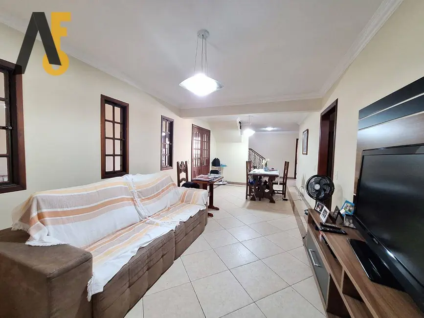 Casa de Condomínio com 3 quartos à venda, 439m2 em Anil, Rio De Janeiro - RJ - imagem 3 Foto 3 de Casa de Condomínio com 3 quartos à venda, 439m2 em Anil, Rio De Janeiro - RJ