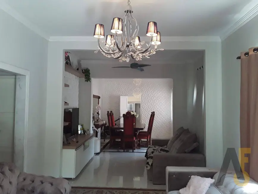 Casa com 5 quartos à venda, 547m2 em Tanque, Rio De Janeiro - RJ - imagem 2 Foto 2 de Casa com 5 quartos à venda, 547m2 em Tanque, Rio De Janeiro - RJ