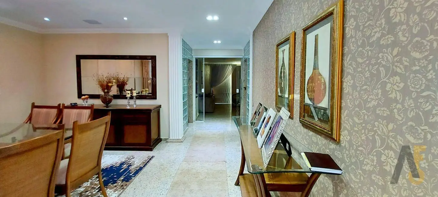 Casa de Condomínio com 7 quartos à venda, 400m2 em Anil, Rio De Janeiro - RJ - imagem 5 Foto 5 de Casa de Condomínio com 7 quartos à venda, 400m2 em Anil, Rio De Janeiro - RJ