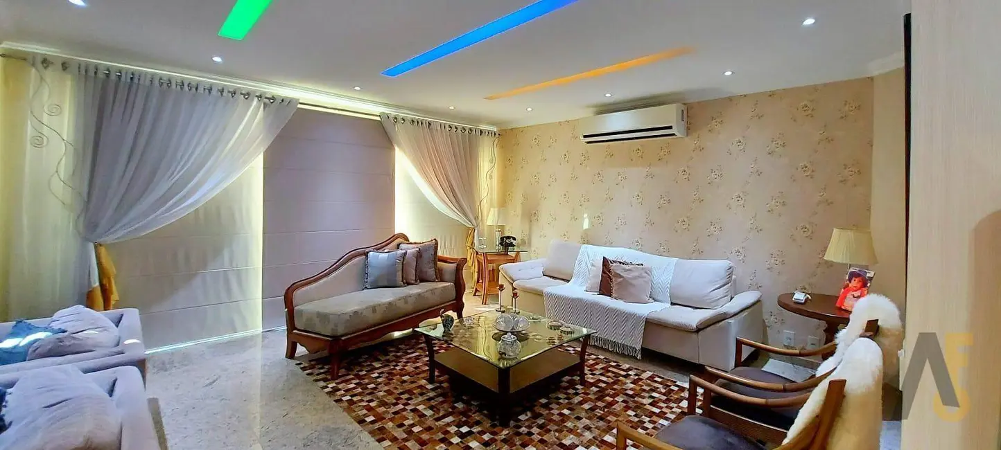 Casa de Condomínio com 7 quartos à venda, 400m2 em Anil, Rio De Janeiro - RJ - imagem 6 Foto 6 de Casa de Condomínio com 7 quartos à venda, 400m2 em Anil, Rio De Janeiro - RJ