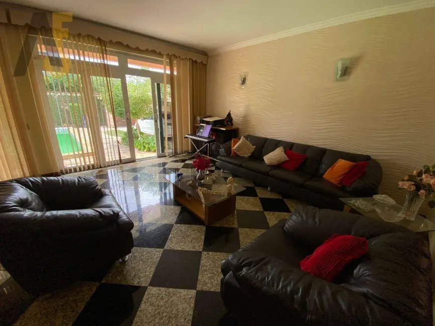 Casa de Condomínio com 4 quartos à venda, 438m2 em Anil, Rio De Janeiro - RJ - imagem 8 Foto 8 de Casa de Condomínio com 4 quartos à venda, 438m2 em Anil, Rio De Janeiro - RJ