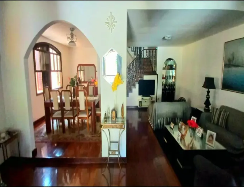 Foto 1 de Casa com 4 quartos à venda, 1000m2 em Rio De Janeiro - RJ