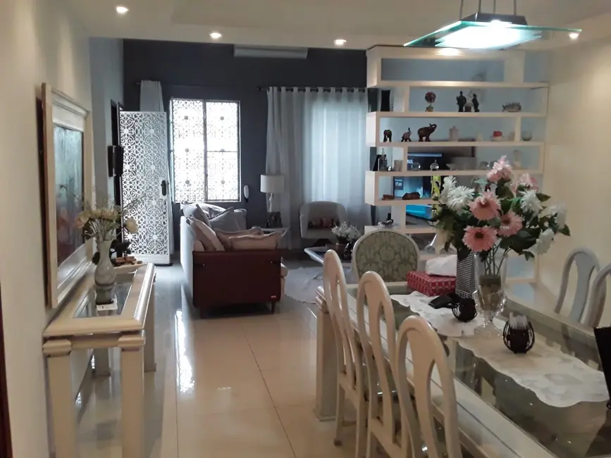 Casa com 4 quartos à venda, 440m2 em Anil, Rio De Janeiro - RJ - imagem 6 Foto 6 de Casa com 4 quartos à venda, 440m2 em Anil, Rio De Janeiro - RJ