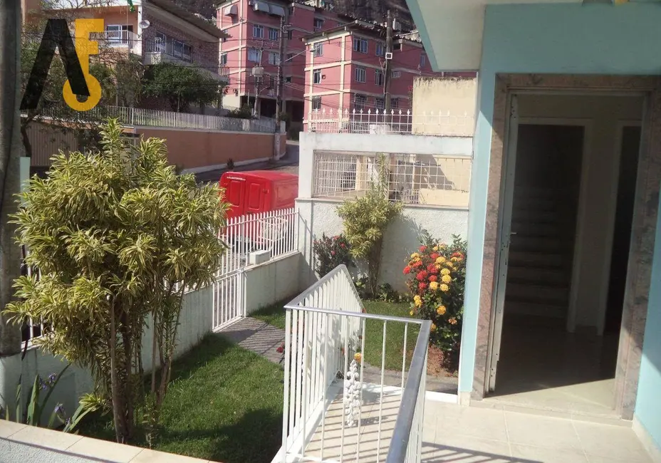 Casa com 3 quartos à venda, 198m2 em Rio De Janeiro - RJ - imagem 2 Foto 2 de Casa com 3 quartos à venda, 198m2 em Rio De Janeiro - RJ