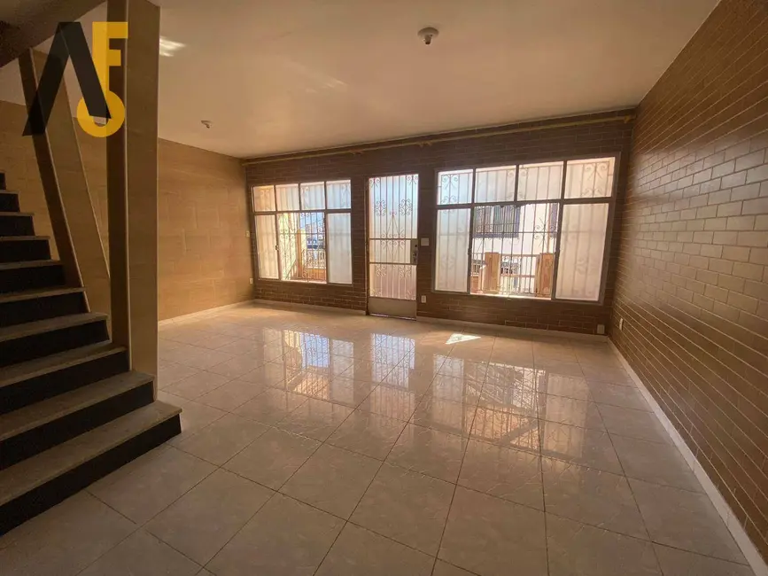 Casa com 4 quartos à venda, 206m2 em Rio De Janeiro - RJ - imagem 1 Foto 1 de Casa com 4 quartos à venda, 206m2 em Rio De Janeiro - RJ