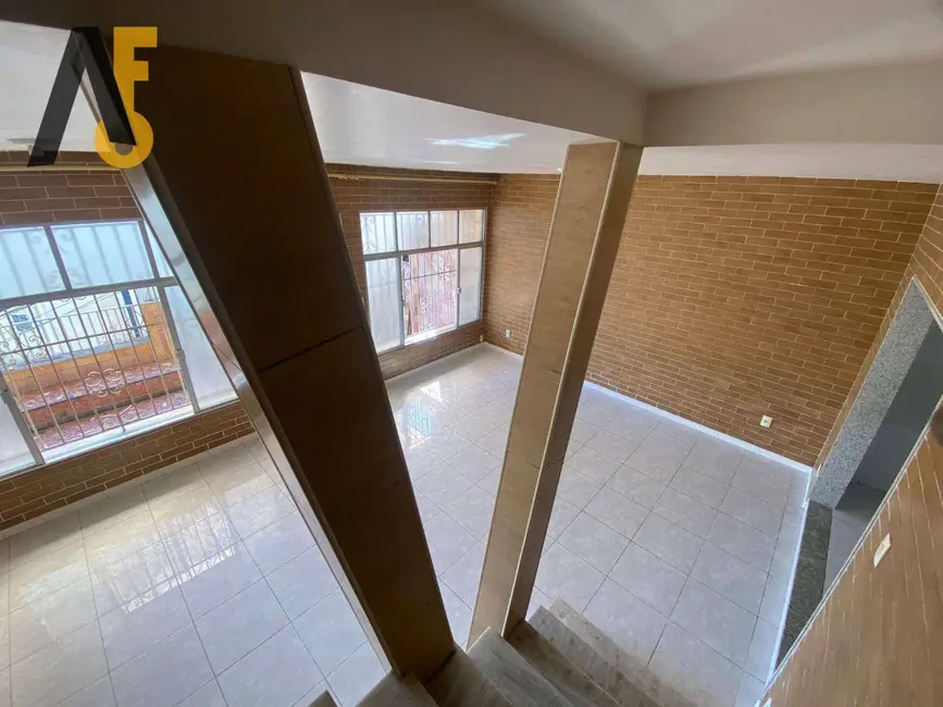 Casa com 4 quartos à venda, 206m2 em Rio De Janeiro - RJ - imagem 4 Foto 4 de Casa com 4 quartos à venda, 206m2 em Rio De Janeiro - RJ