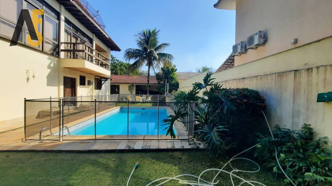 Casa de Condomínio com 4 quartos à venda, 800m2 em Jacarepaguá, Rio De Janeiro - RJ - imagem 4 Foto 4 de Casa de Condomínio com 4 quartos à venda, 800m2 em Jacarepaguá, Rio De Janeiro - RJ