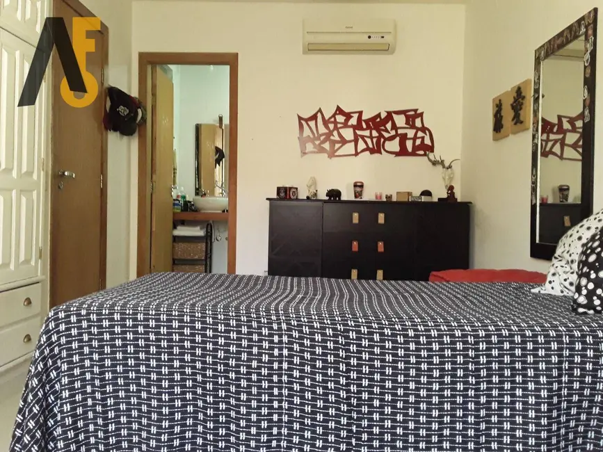 Casa de Condomínio com 4 quartos à venda, 200m2 em Anil, Rio De Janeiro - RJ - imagem 5 Foto 5 de Casa de Condomínio com 4 quartos à venda, 200m2 em Anil, Rio De Janeiro - RJ