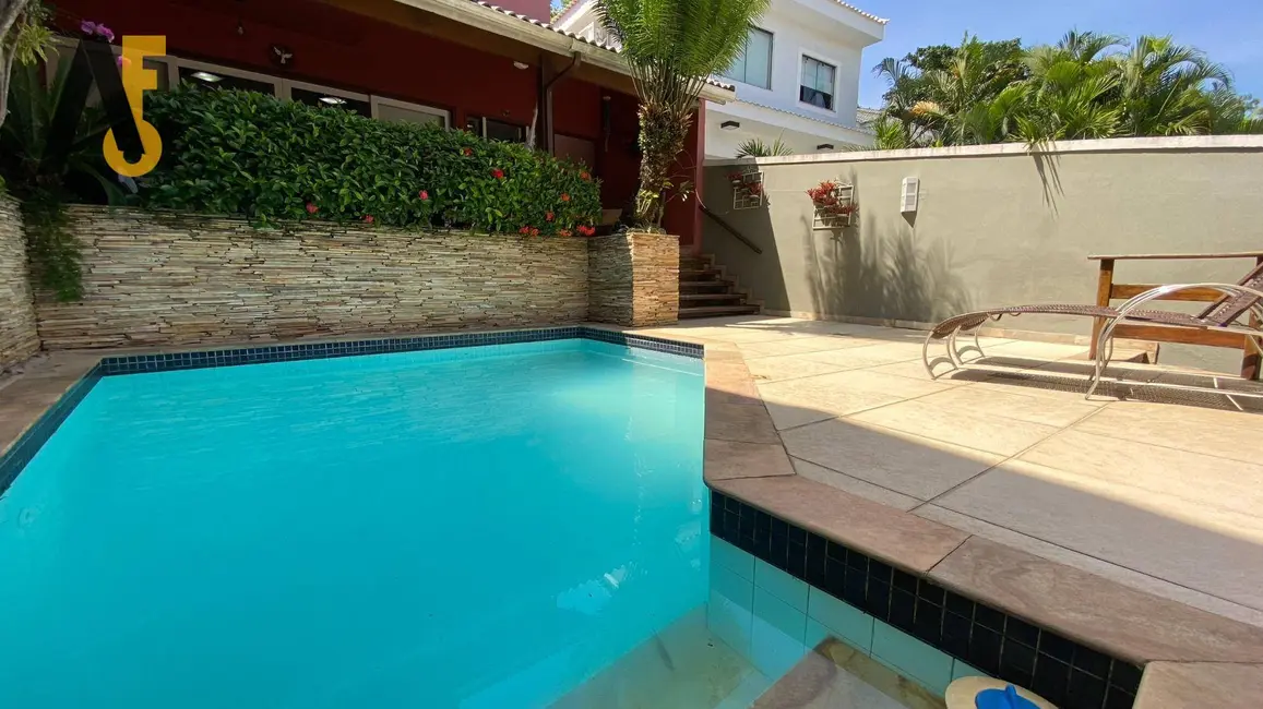 Casa de Condomínio com 3 quartos à venda, 320m2 em Jacarepaguá, Rio De Janeiro - RJ - imagem 3 Foto 3 de Casa de Condomínio com 3 quartos à venda, 320m2 em Jacarepaguá, Rio De Janeiro - RJ