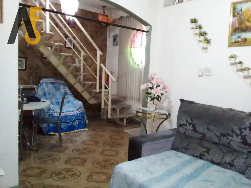 Casa com 3 quartos à venda, 210m2 em Vila Valqueire, Rio De Janeiro - RJ - imagem 3 Foto 3 de Casa com 3 quartos à venda, 210m2 em Vila Valqueire, Rio De Janeiro - RJ