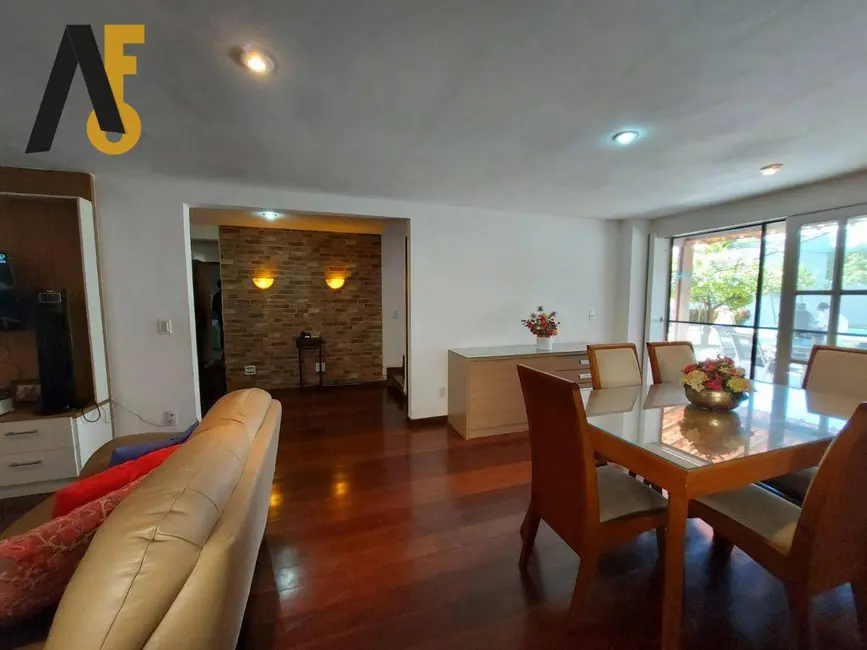 Casa de Condomínio com 5 quartos à venda, 600m2 em Anil, Rio De Janeiro - RJ - imagem 4 Foto 4 de Casa de Condomínio com 5 quartos à venda, 600m2 em Anil, Rio De Janeiro - RJ