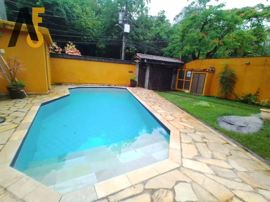 Casa de Condomínio com 5 quartos à venda, 360m2 em Jacarepaguá, Rio De Janeiro - RJ - imagem 7 Foto 7 de Casa de Condomínio com 5 quartos à venda, 360m2 em Jacarepaguá, Rio De Janeiro - RJ