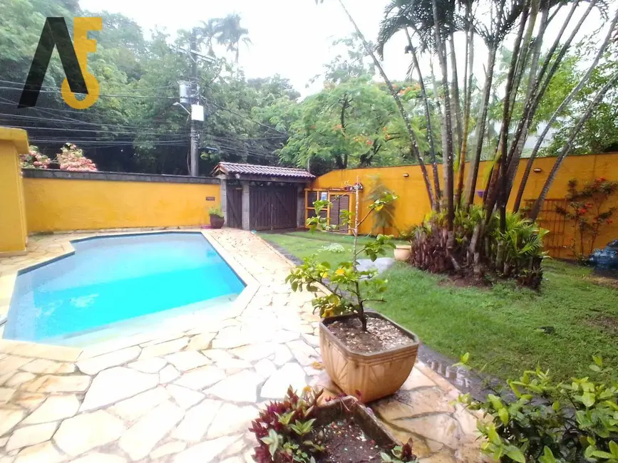 Casa de Condomínio com 5 quartos à venda, 360m2 em Jacarepaguá, Rio De Janeiro - RJ - imagem 4 Foto 4 de Casa de Condomínio com 5 quartos à venda, 360m2 em Jacarepaguá, Rio De Janeiro - RJ