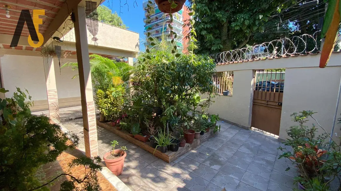 Casa com 3 quartos à venda, 390m2 em Pechincha, Rio De Janeiro - RJ - imagem 4 Foto 4 de Casa com 3 quartos à venda, 390m2 em Pechincha, Rio De Janeiro - RJ