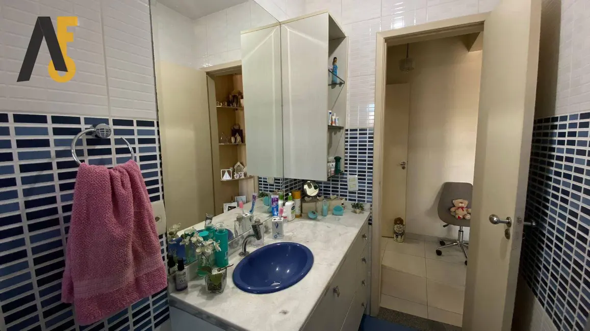 Casa de Condomínio com 3 quartos à venda, 200m2 em Anil, Rio De Janeiro - RJ - imagem 9 Foto 9 de Casa de Condomínio com 3 quartos à venda, 200m2 em Anil, Rio De Janeiro - RJ