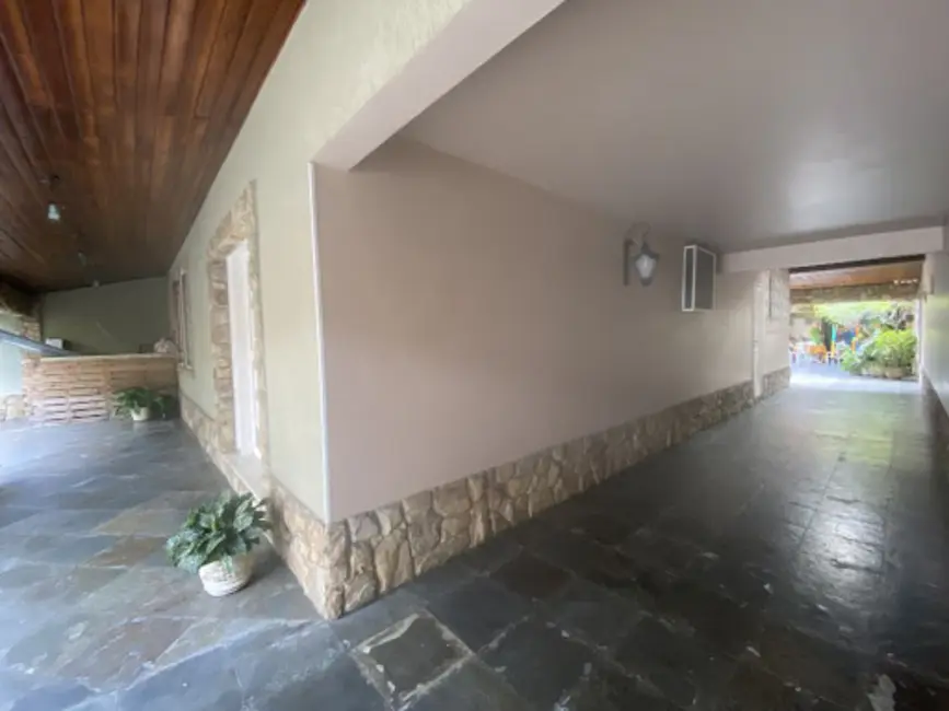 Casa de Condomínio com 4 quartos à venda, 360m2 em Anil, Rio De Janeiro - RJ - imagem 5 Foto 5 de Casa de Condomínio com 4 quartos à venda, 360m2 em Anil, Rio De Janeiro - RJ