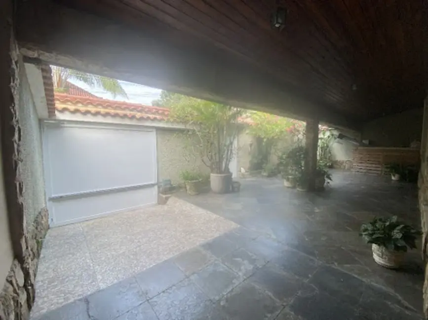 Casa de Condomínio com 4 quartos à venda, 360m2 em Anil, Rio De Janeiro - RJ - imagem 3 Foto 3 de Casa de Condomínio com 4 quartos à venda, 360m2 em Anil, Rio De Janeiro - RJ