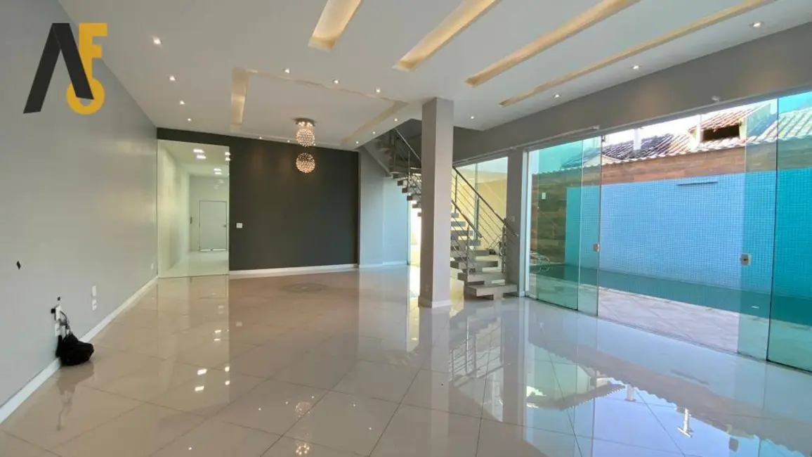 Casa de Condomínio com 4 quartos à venda, 360m2 em Anil, Rio De Janeiro - RJ - imagem 6 Foto 6 de Casa de Condomínio com 4 quartos à venda, 360m2 em Anil, Rio De Janeiro - RJ