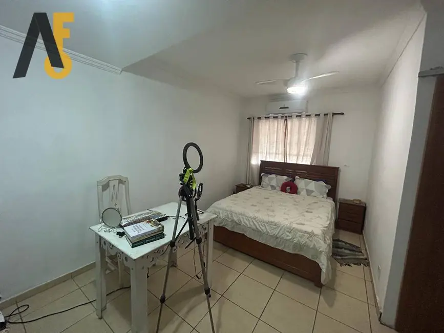 Casa com 4 quartos à venda, 225m2 em Rio De Janeiro - RJ - imagem 3 Foto 3 de Casa com 4 quartos à venda, 225m2 em Rio De Janeiro - RJ