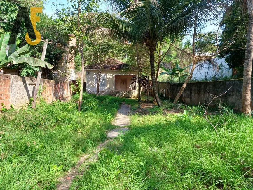Foto 1 de Terreno / Lote à venda, 743m2 em Rio De Janeiro - RJ