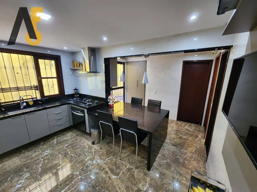 Casa com 4 quartos à venda, 462m2 em Anil, Rio De Janeiro - RJ - imagem 8 Foto 8 de Casa com 4 quartos à venda, 462m2 em Anil, Rio De Janeiro - RJ
