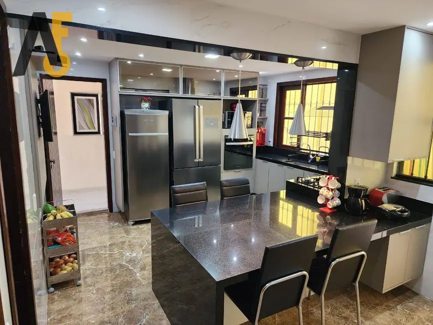 Casa com 4 quartos à venda, 462m2 em Anil, Rio De Janeiro - RJ - imagem 7 Foto 7 de Casa com 4 quartos à venda, 462m2 em Anil, Rio De Janeiro - RJ