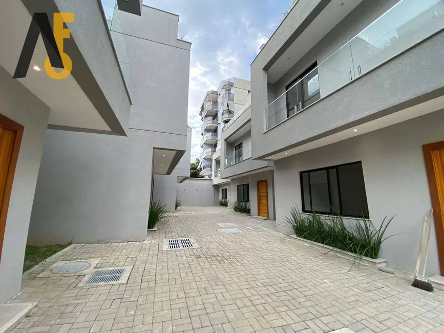 Foto 3 de Casa com 4 quartos à venda, 190m2 em Rio De Janeiro - RJ