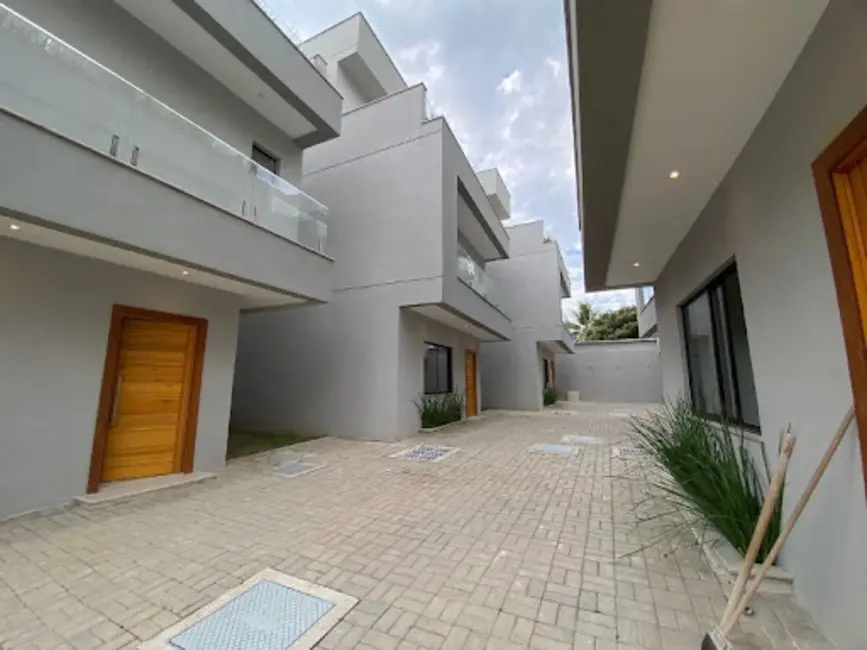 Foto 1 de Casa com 4 quartos à venda, 190m2 em Rio De Janeiro - RJ