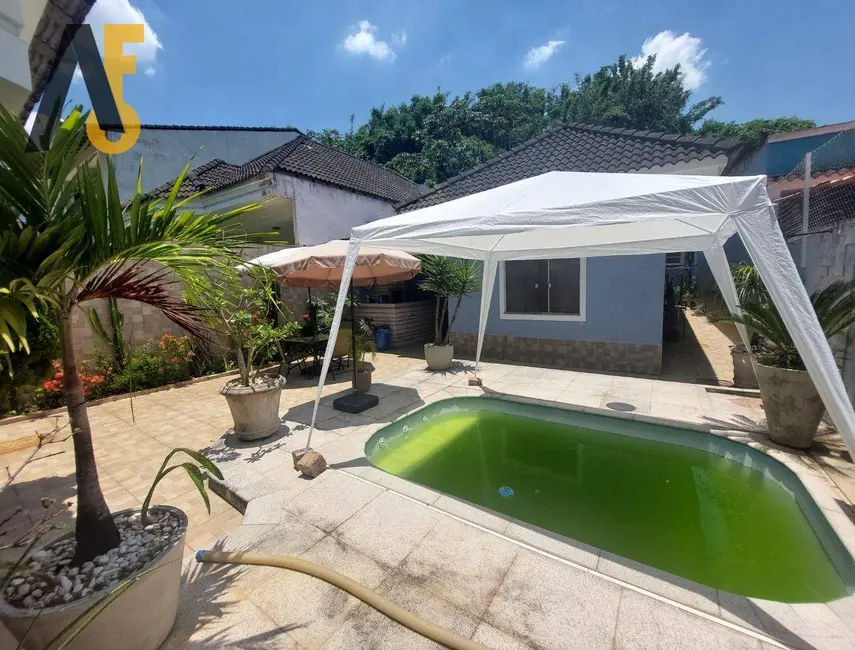 Foto 2 de Casa de Condomínio com 3 quartos à venda, 200m2 em Rio De Janeiro - RJ